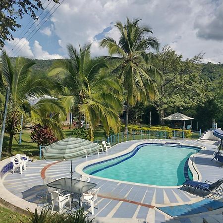 Hotel Campestre El Salitre Villeta Ngoại thất bức ảnh