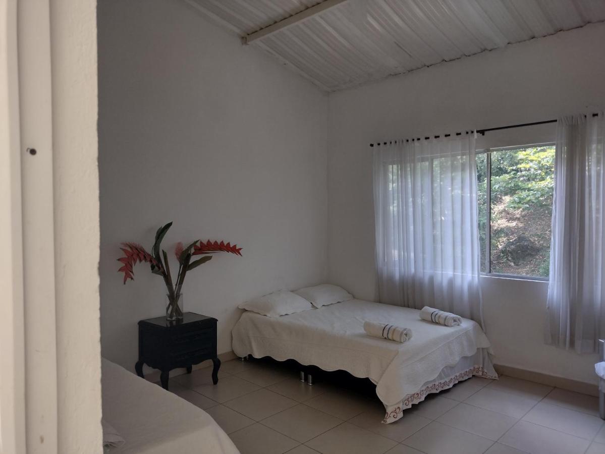 Hotel Campestre El Salitre Villeta Ngoại thất bức ảnh