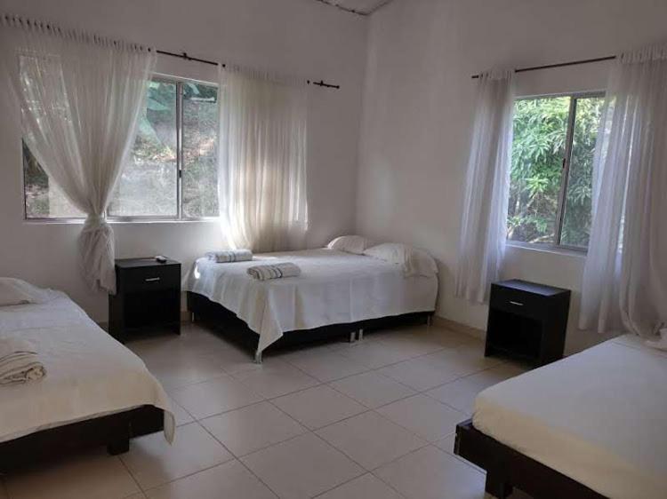 Hotel Campestre El Salitre Villeta Ngoại thất bức ảnh