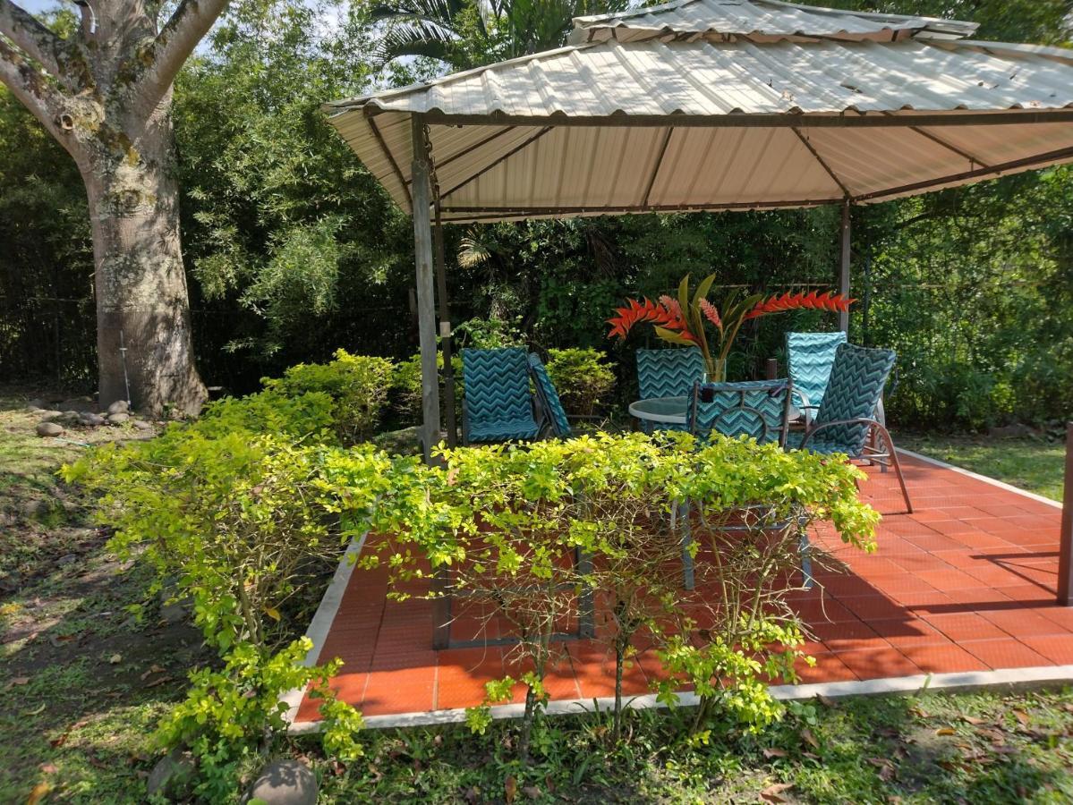 Hotel Campestre El Salitre Villeta Ngoại thất bức ảnh
